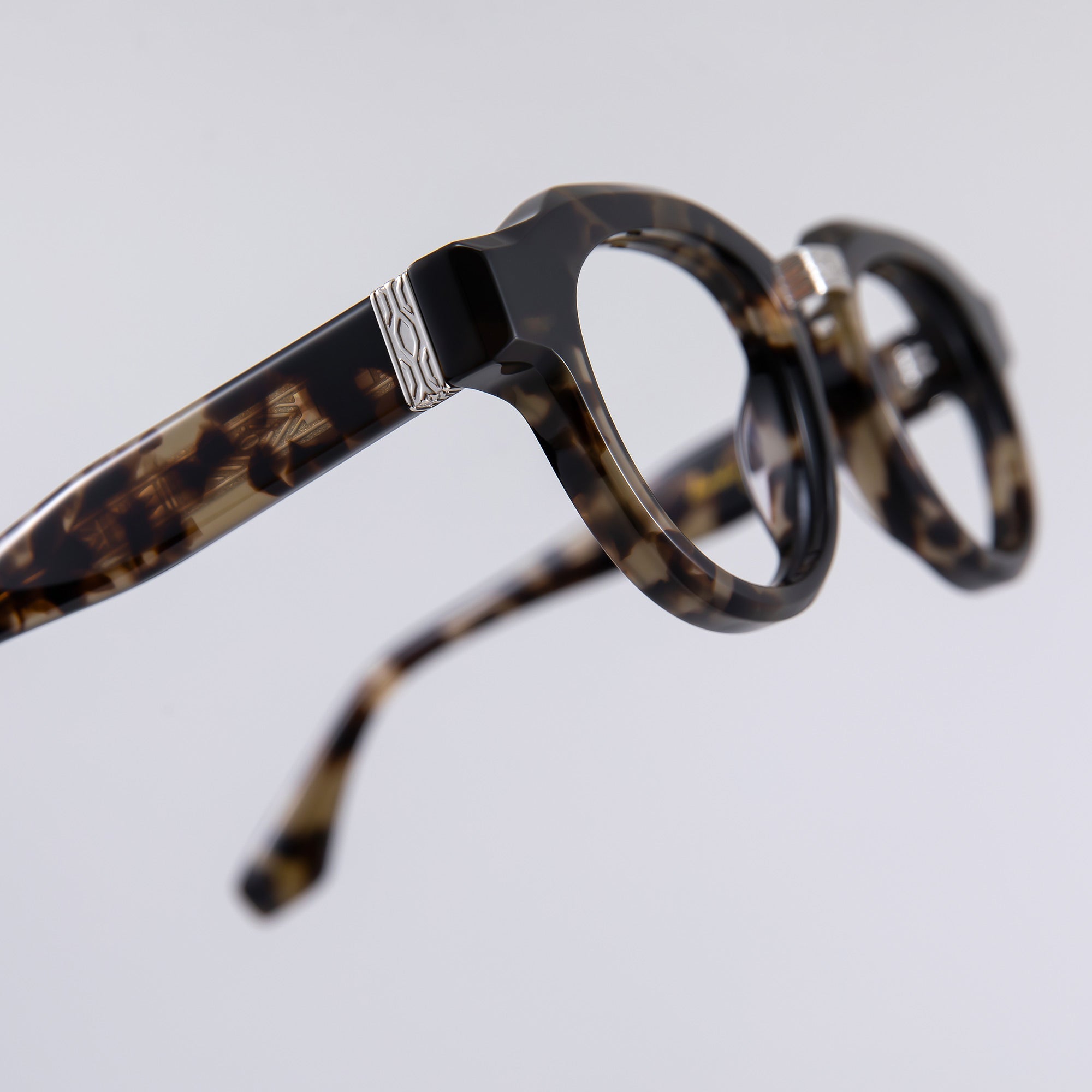 Donahugh-eyeglasses-tortoise