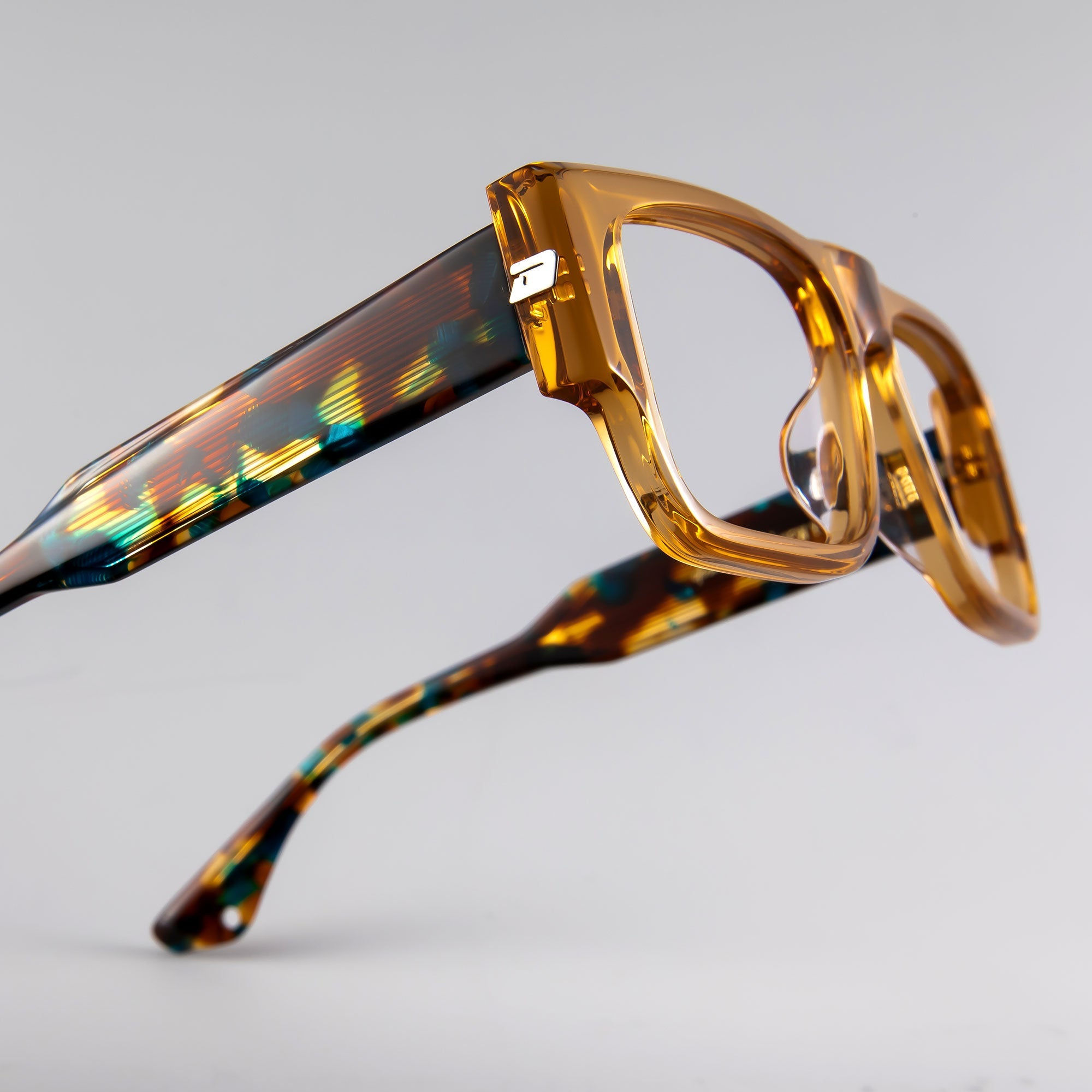 Donahugh-eyeglasses-tortoise