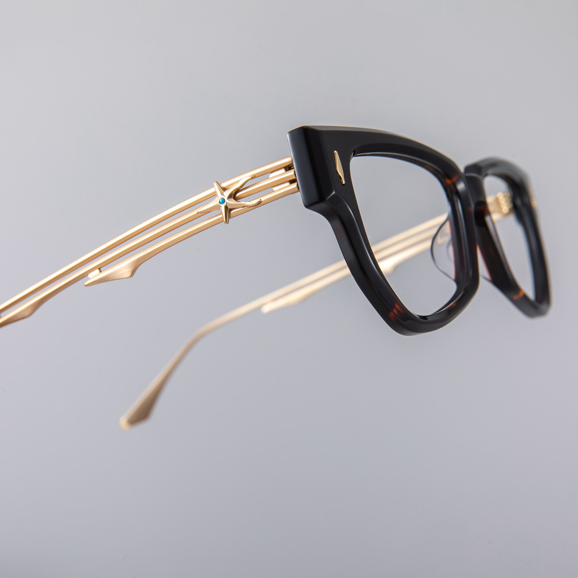 Donahugh-eyeglasses-tortoise