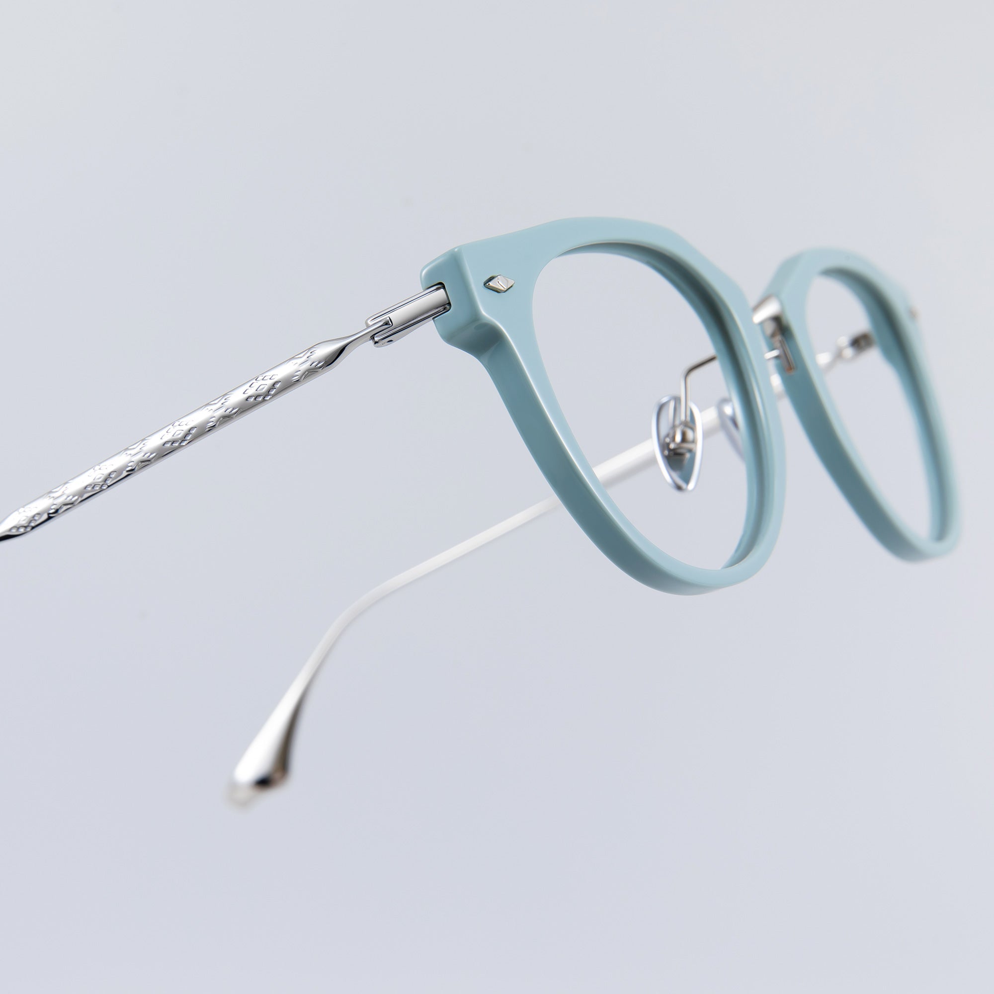 Donahugh-eyeglasses-lightblue